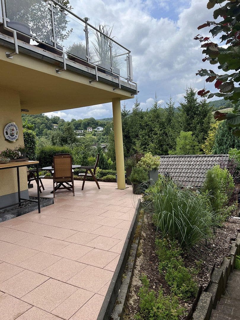 Predaj domu 143 m², pozemok 331 m², Obernhof, Porýnie-Falcko Predaj domu 143 m², pozemok 331 m², Obernhof, Porýnie-Falcko