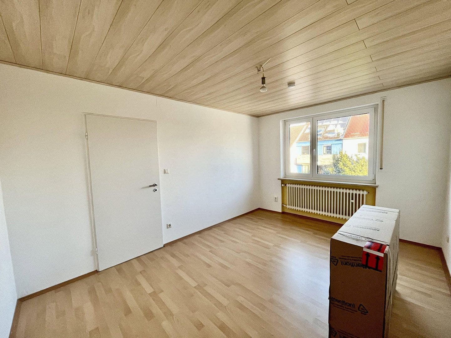 Prenájom domu 150 m², pozemok 402 m², Eckental, Bavorsko Prenájom domu 150 m², pozemok 402 m², Eckental, Bavorsko