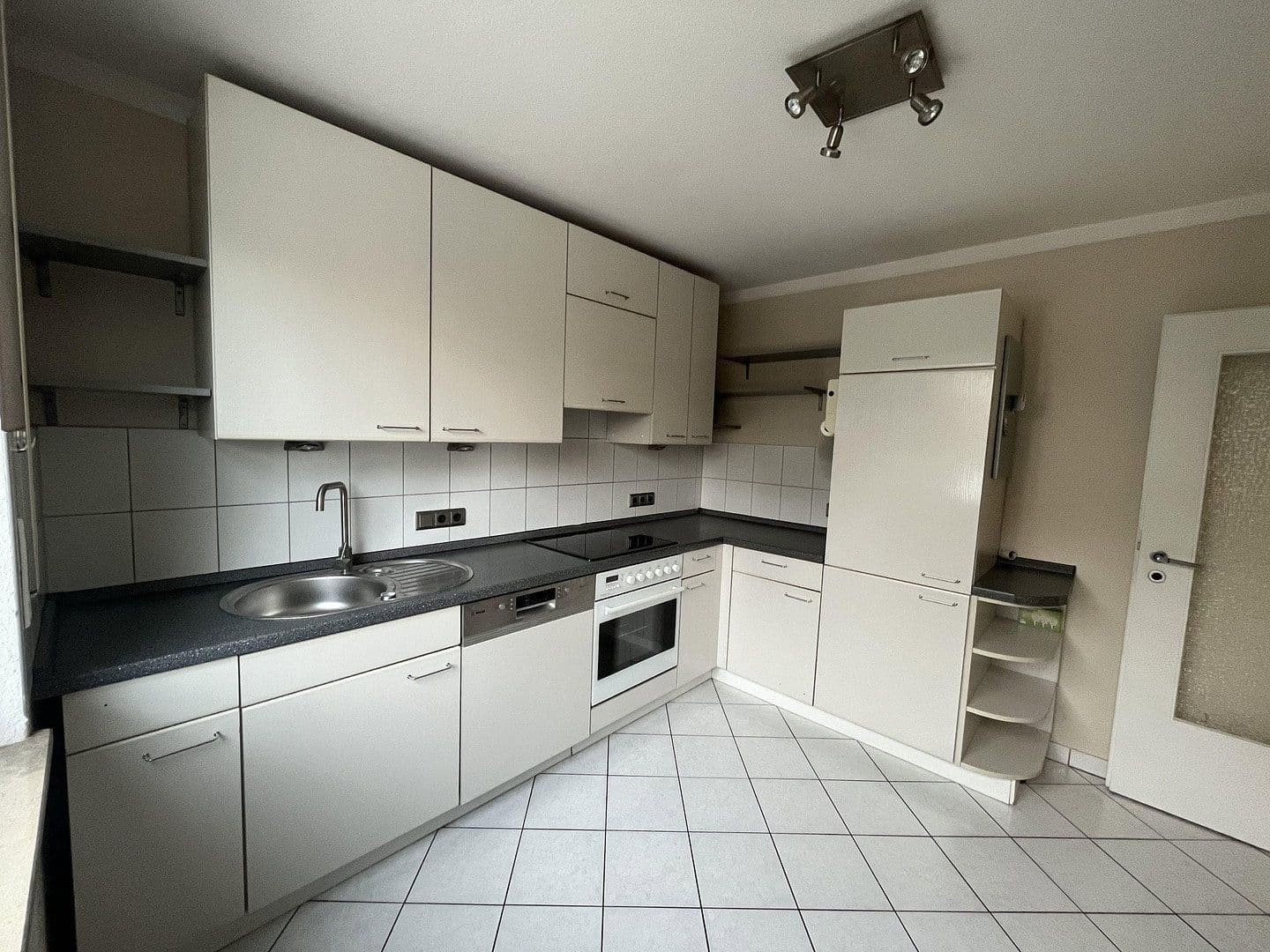 Prenájom domu 150 m², pozemok 402 m², Eckental, Bavorsko Prenájom domu 150 m², pozemok 402 m², Eckental, Bavorsko