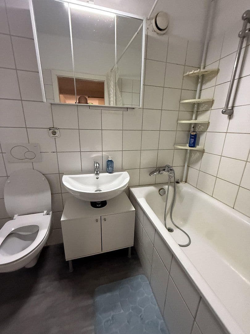 Prenájom bytu 60 m², Luxemburger Str. 124, Köln, Severné Porýnie - Westfálsko Prenájom bytu 60 m², Luxemburger Str. 124, Köln, Severné Porýnie - Westfálsko