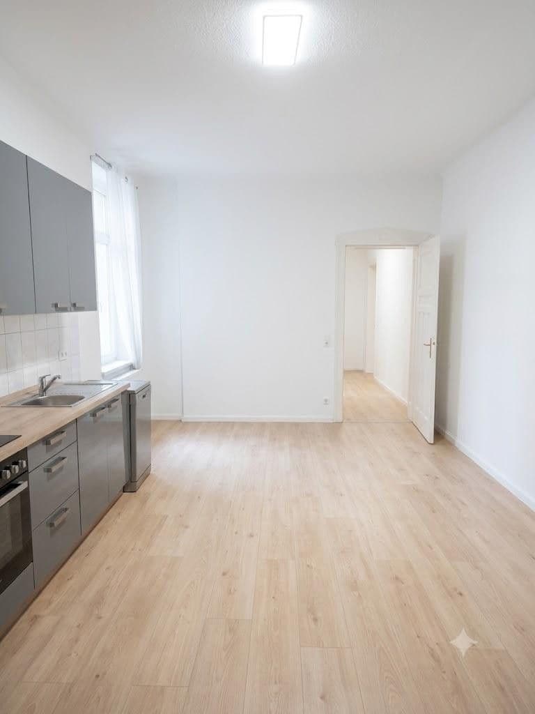 Prenájom bytu 4-izbový 110 m², Brandenburg an der Havel, Brandenbursko Prenájom bytu 4-izbový 110 m², Brandenburg an der Havel, Brandenbursko