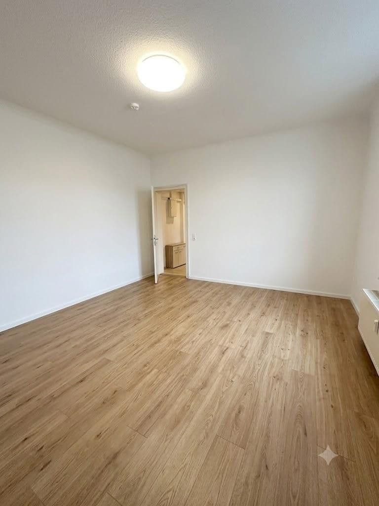 Prenájom bytu 4-izbový 110 m², Brandenburg an der Havel, Brandenbursko Prenájom bytu 4-izbový 110 m², Brandenburg an der Havel, Brandenbursko