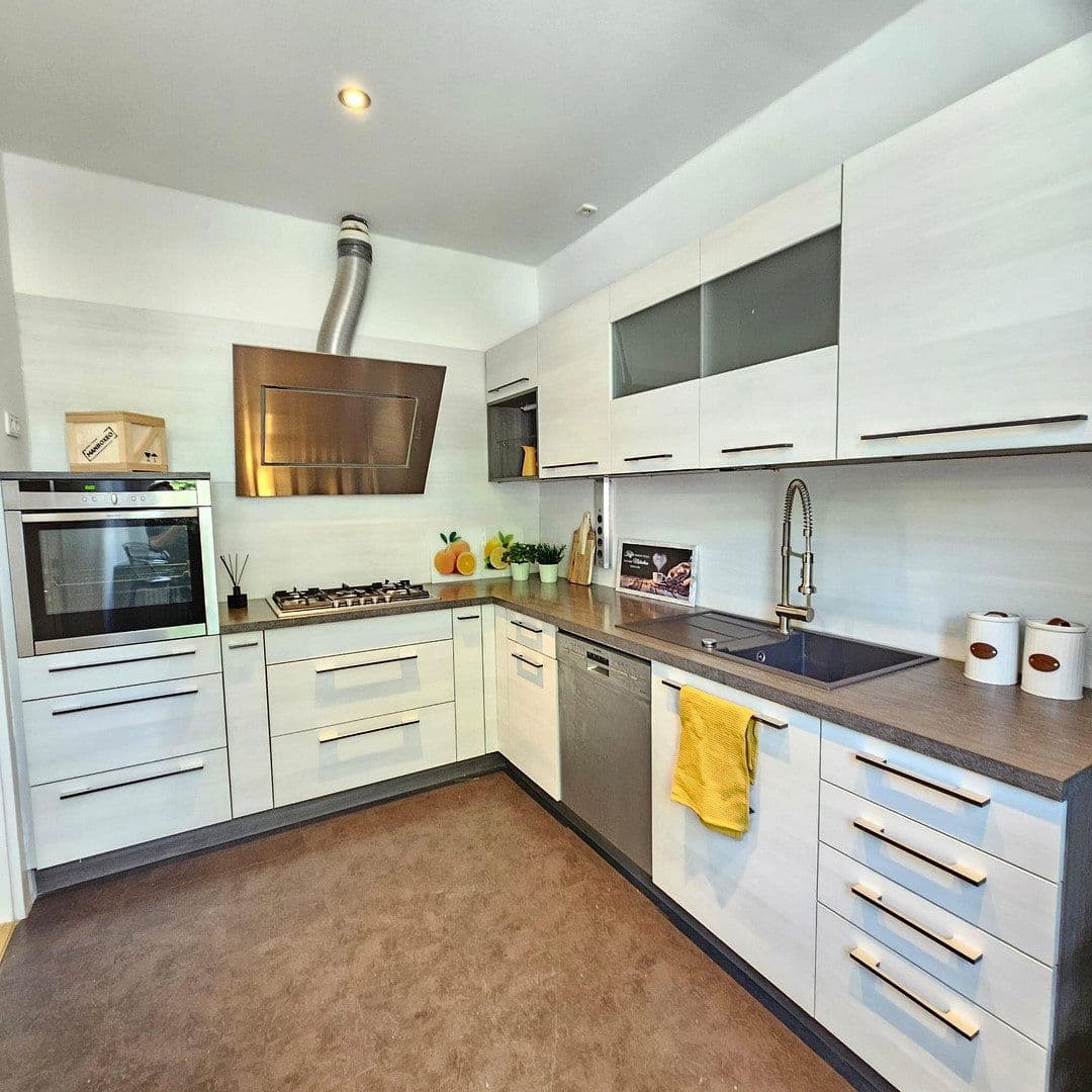 Predaj bytu 4-izbový 104 m², Frankfurt, Hesensko Predaj bytu 4-izbový 104 m², Frankfurt, Hesensko