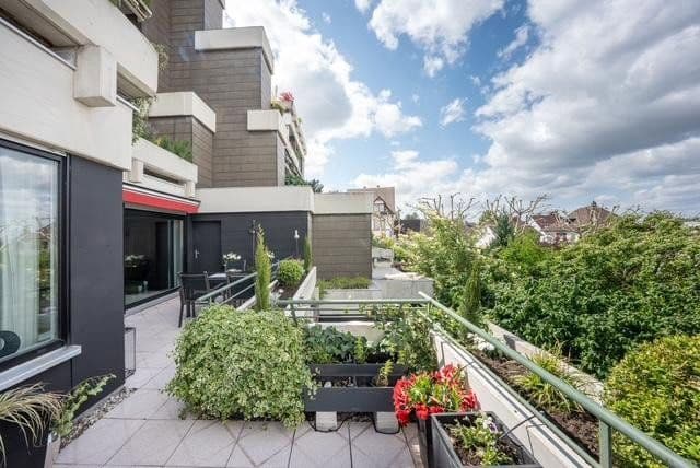 Predaj bytu 3-izbový 140 m², Weinheim, Bádensko-Wurttembersko Predaj bytu 3-izbový 140 m², Weinheim, Bádensko-Wurttembersko