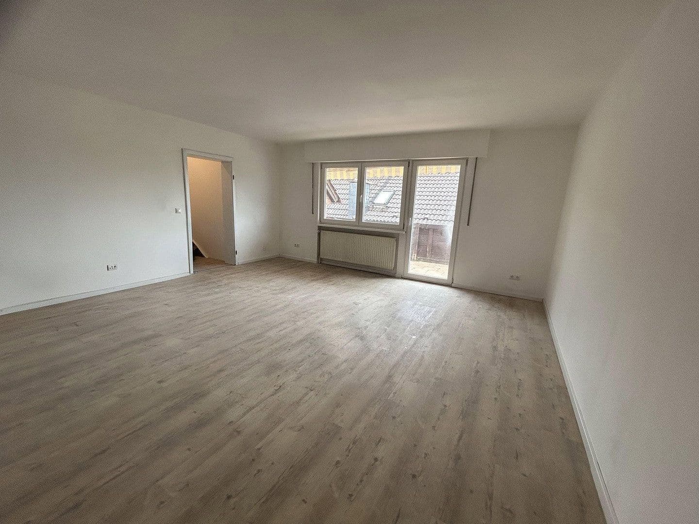 Prenájom bytu 7-izbový 170 m², Pfungstadt, Hesensko Prenájom bytu 7-izbový 170 m², Pfungstadt, Hesensko