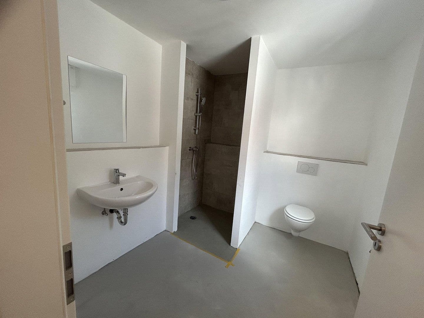 Prenájom bytu 7-izbový 170 m², Pfungstadt, Hesensko Prenájom bytu 7-izbový 170 m², Pfungstadt, Hesensko