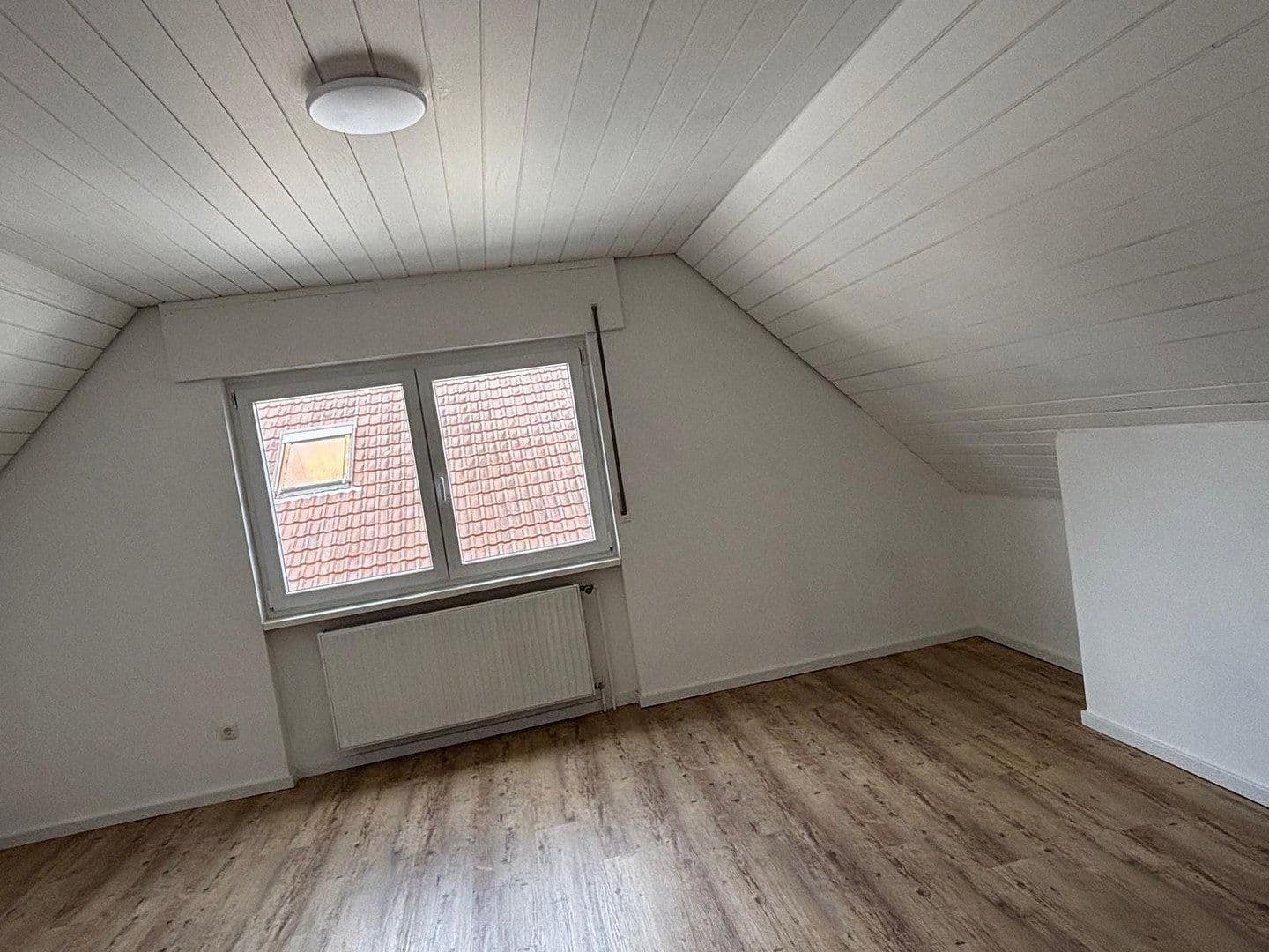Prenájom bytu 7-izbový 170 m², Pfungstadt, Hesensko Prenájom bytu 7-izbový 170 m², Pfungstadt, Hesensko