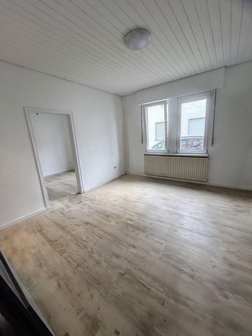 Prenájom bytu 7-izbový 170 m², Pfungstadt, Hesensko Prenájom bytu 7-izbový 170 m², Pfungstadt, Hesensko