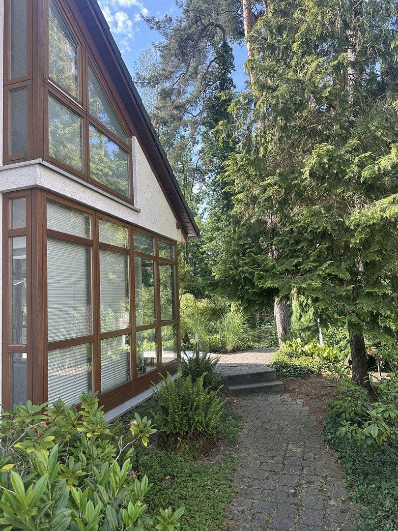 Predaj domu 193 m², pozemok 426 m², Erlangen, Bavorsko Predaj domu 193 m², pozemok 426 m², Erlangen, Bavorsko