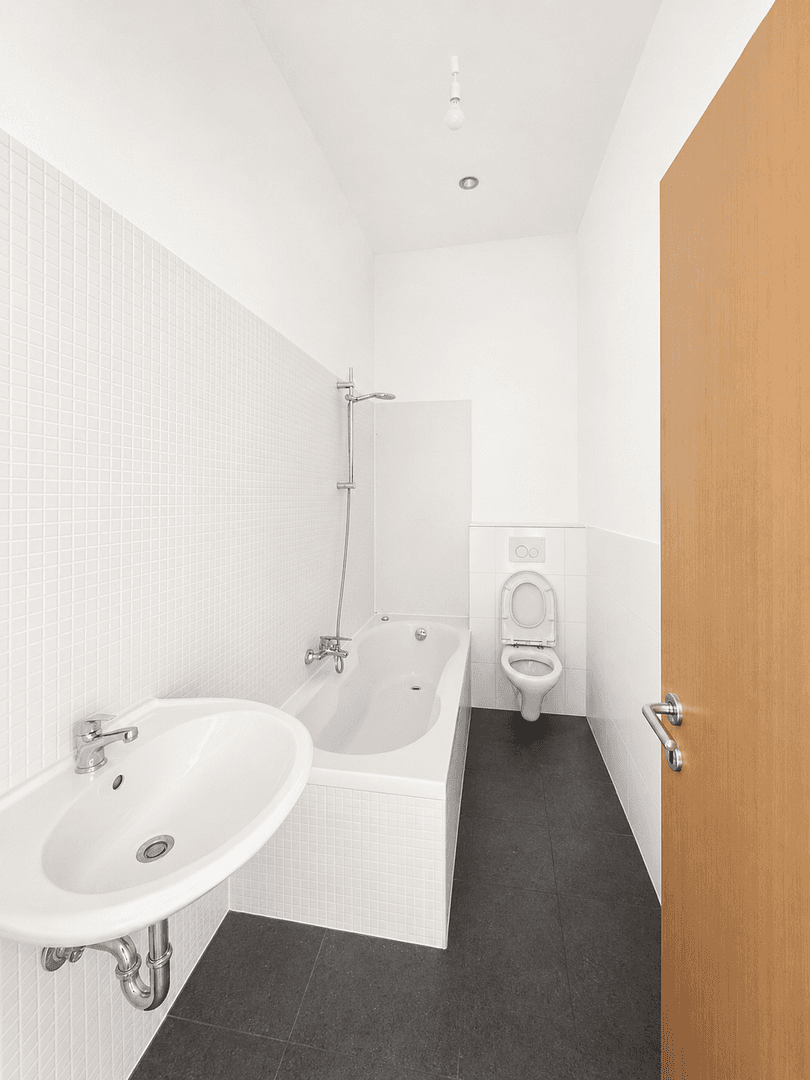 Prenájom bytu 4-izbový 94 m², Uellendahlerstr. 91, Wuppertal, Severné Porýnie - Westfálsko Prenájom bytu 4-izbový 94 m², Uellendahlerstr. 91, Wuppertal, Severné Porýnie - Westfálsko