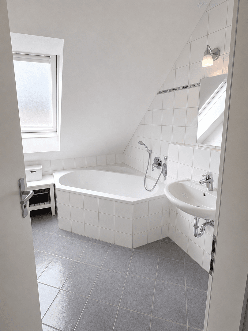 Prenájom bytu 3-izbový 84 m², Leinfelden-Echterdingen, Bádensko-Wurttembersko Prenájom bytu 3-izbový 84 m², Leinfelden-Echterdingen, Bádensko-Wurttembersko