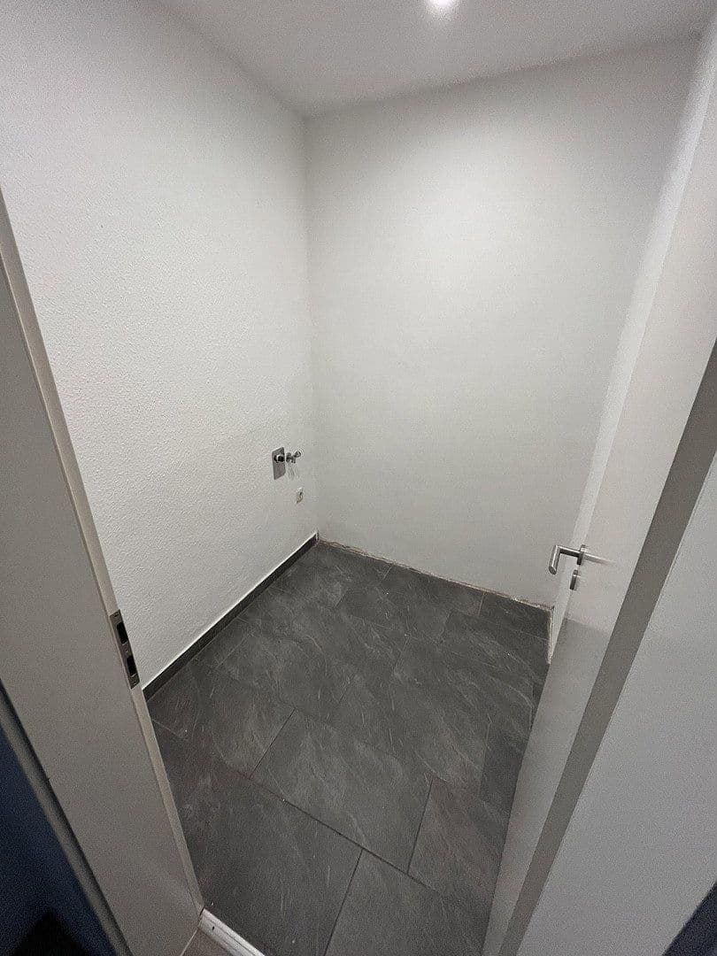 Prenájom bytu 3-izbový 78 m², Kolpingstraße 36, Zwickau, Sasko Prenájom bytu 3-izbový 78 m², Kolpingstraße 36, Zwickau, Sasko