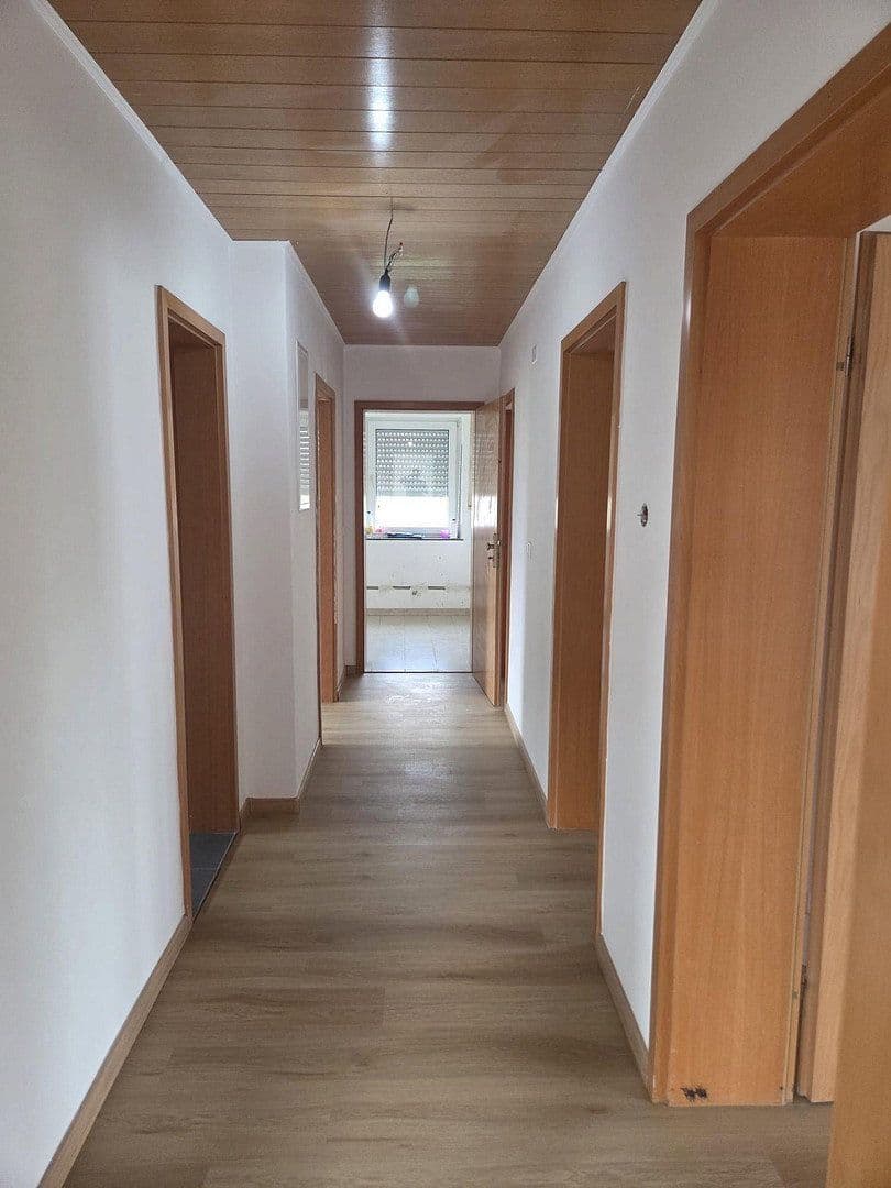 Prenájom bytu 4-izbový 110 m², Steigstraße 3, Thüngersheim, Bavorsko Prenájom bytu 4-izbový 110 m², Steigstraße 3, Thüngersheim, Bavorsko