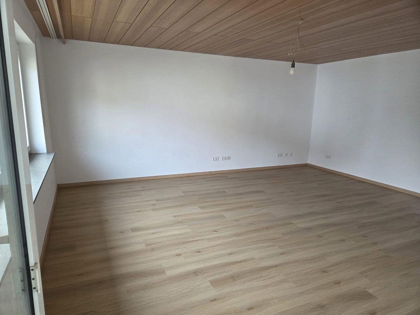 Prenájom bytu 4-izbový 110 m², Steigstraße 3, Thüngersheim, Bavorsko Prenájom bytu 4-izbový 110 m², Steigstraße 3, Thüngersheim, Bavorsko