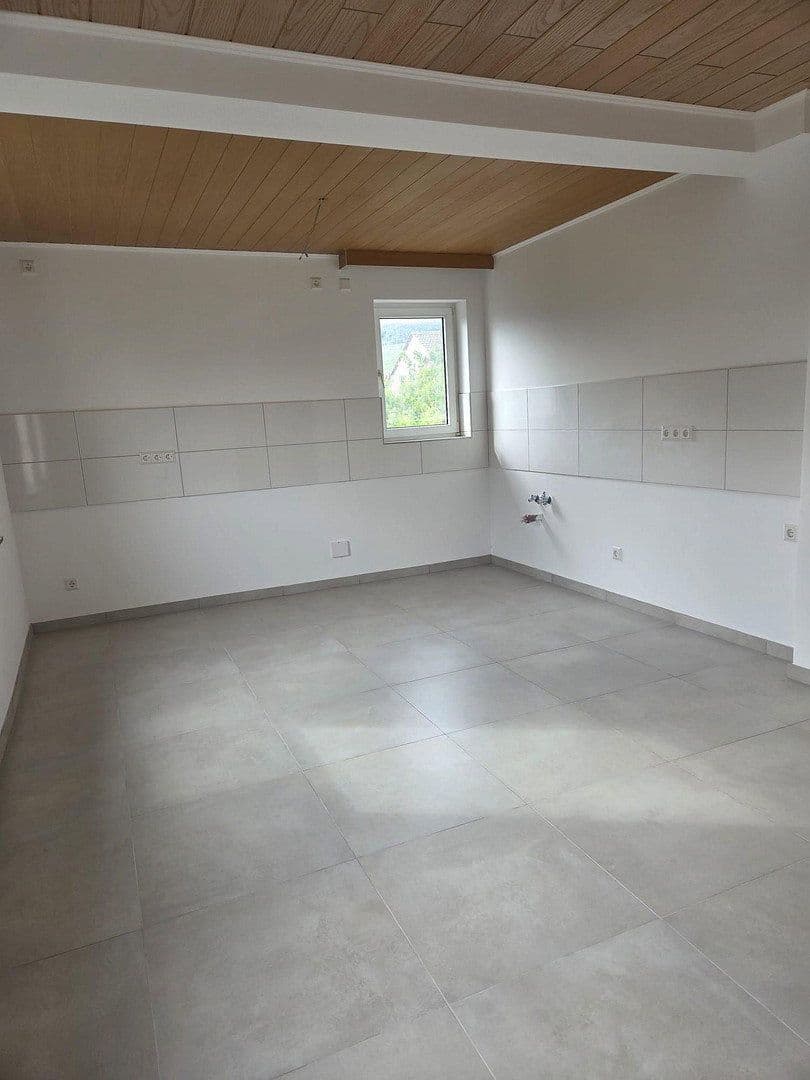 Prenájom bytu 4-izbový 110 m², Steigstraße 3, Thüngersheim, Bavorsko Prenájom bytu 4-izbový 110 m², Steigstraße 3, Thüngersheim, Bavorsko