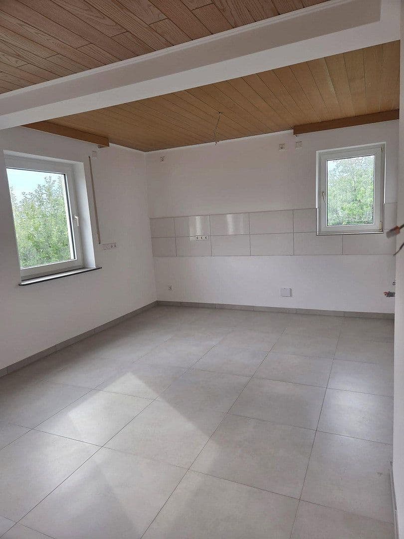 Prenájom bytu 4-izbový 110 m², Steigstraße 3, Thüngersheim, Bavorsko Prenájom bytu 4-izbový 110 m², Steigstraße 3, Thüngersheim, Bavorsko