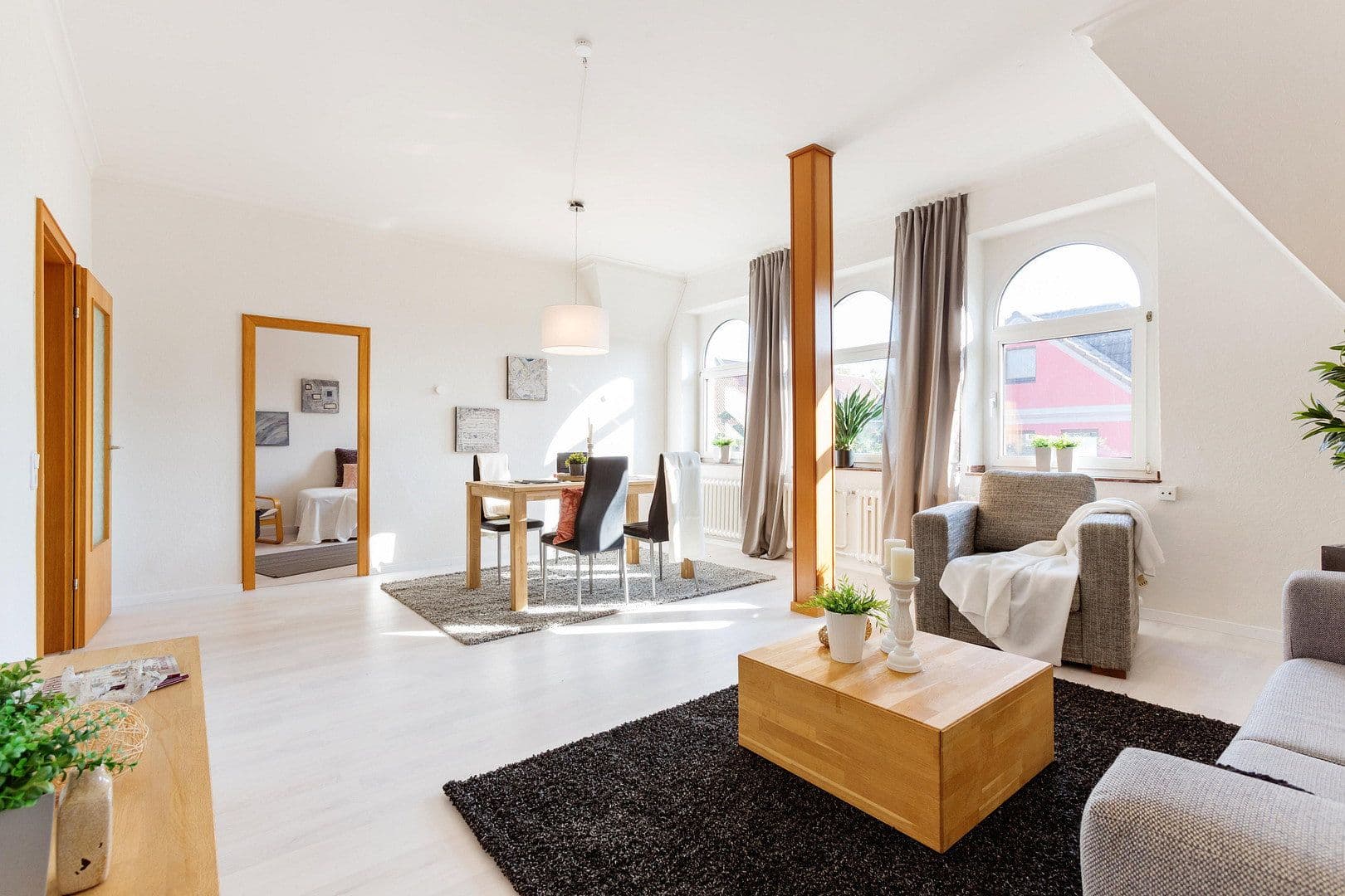 Prenájom bytu 3-izbový 82 m², Duisburg, Severné Porýnie - Westfálsko Prenájom bytu 3-izbový 82 m², Duisburg, Severné Porýnie - Westfálsko
