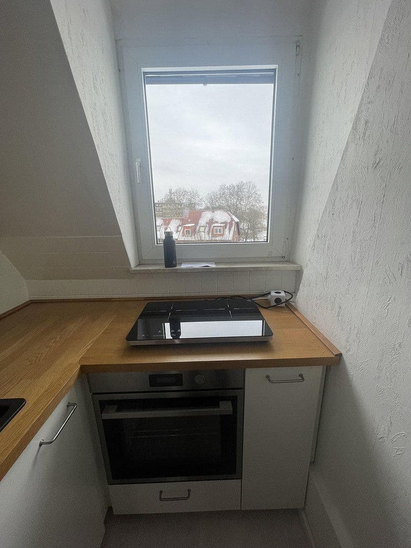 Prenájom bytu 3-izbový 82 m², Duisburg, Severné Porýnie - Westfálsko Prenájom bytu 3-izbový 82 m², Duisburg, Severné Porýnie - Westfálsko