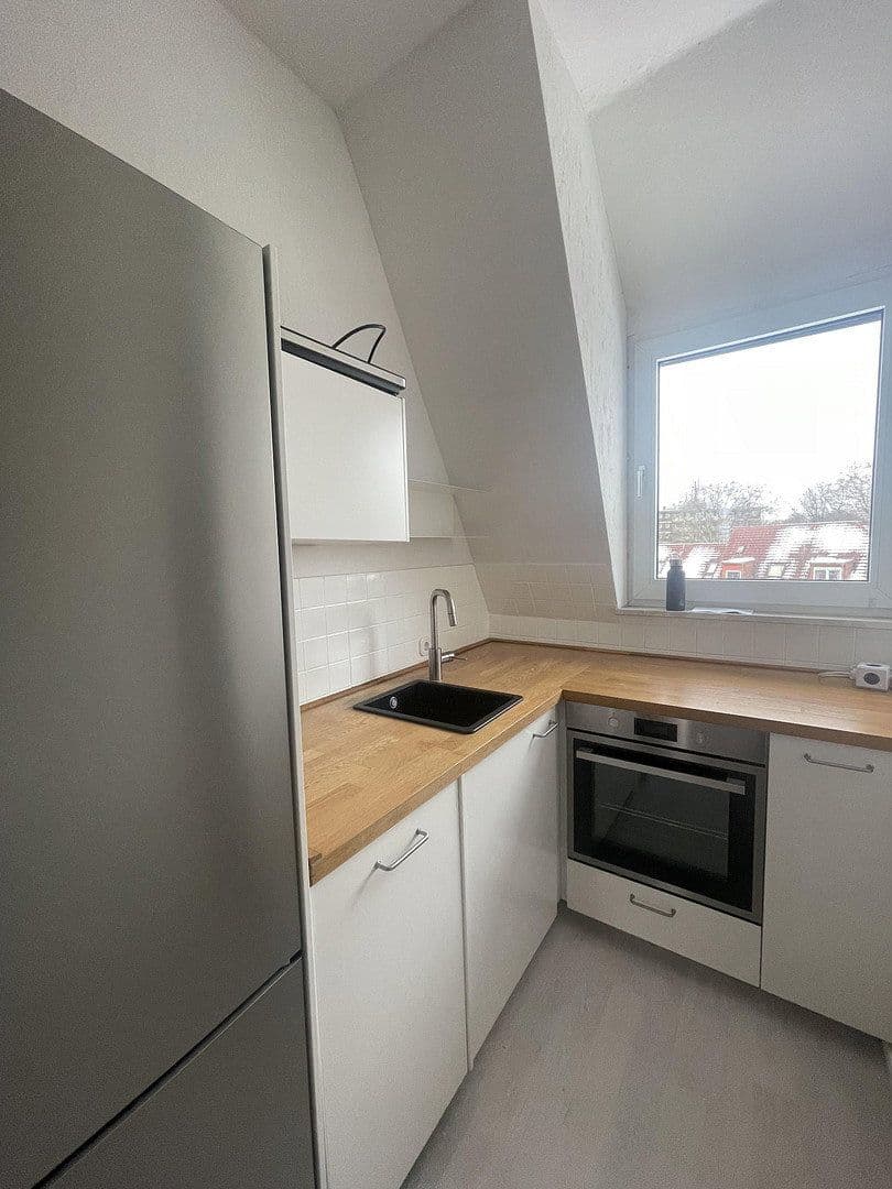 Prenájom bytu 3-izbový 82 m², Duisburg, Severné Porýnie - Westfálsko Prenájom bytu 3-izbový 82 m², Duisburg, Severné Porýnie - Westfálsko