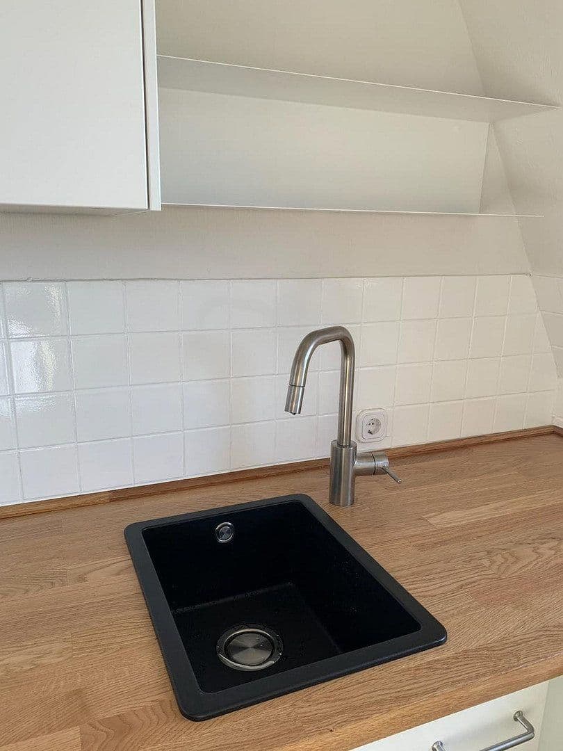 Prenájom bytu 3-izbový 82 m², Duisburg, Severné Porýnie - Westfálsko Prenájom bytu 3-izbový 82 m², Duisburg, Severné Porýnie - Westfálsko