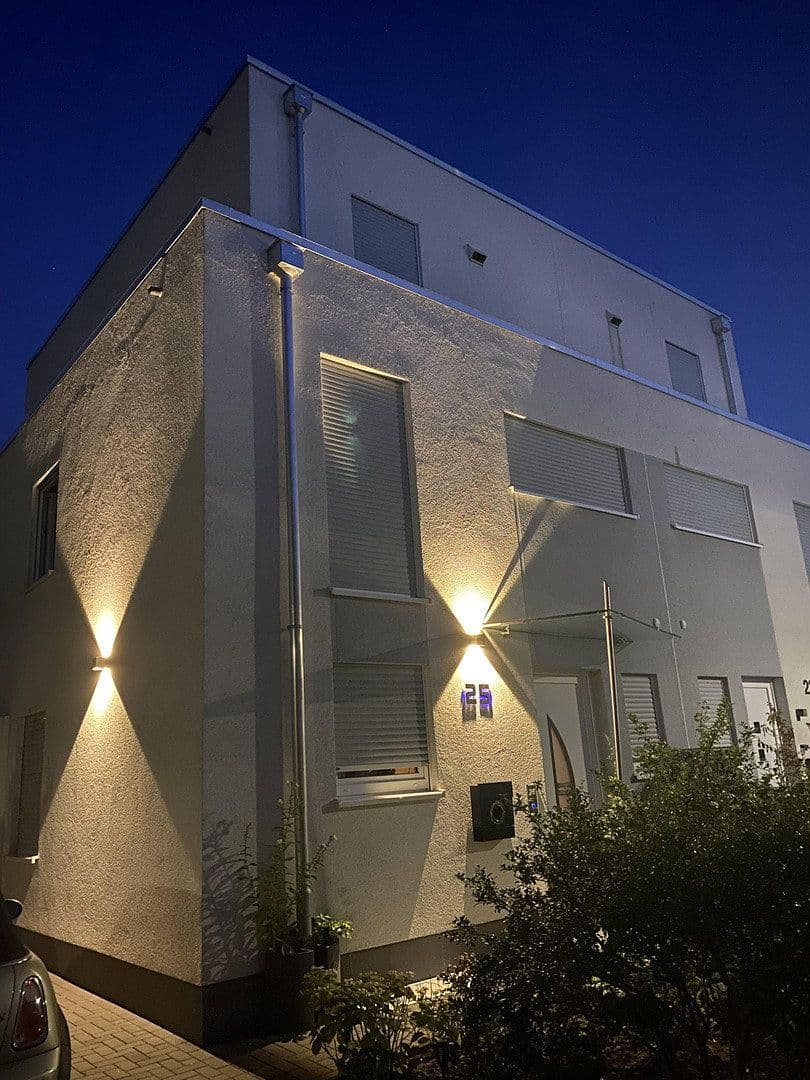 Predaj domu 142 m², pozemok 246 m², Krefeld, Severné Porýnie - Westfálsko Predaj domu 142 m², pozemok 246 m², Krefeld, Severné Porýnie - Westfálsko
