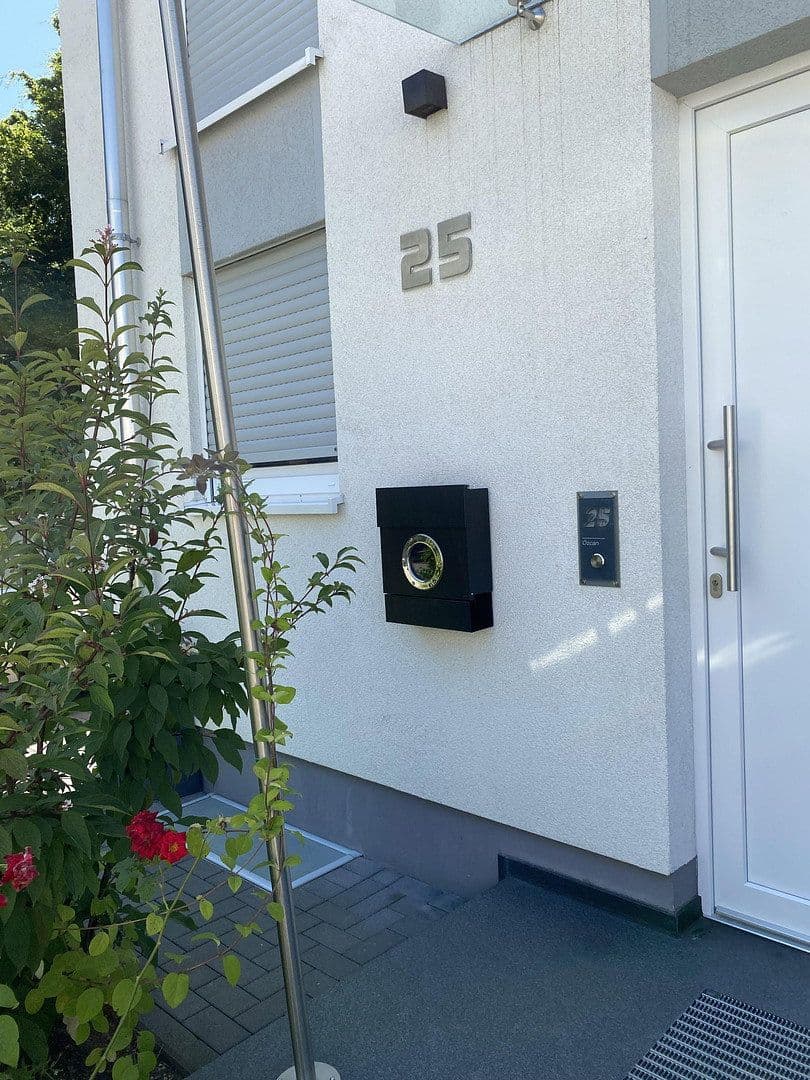 Predaj domu 142 m², pozemok 246 m², Krefeld, Severné Porýnie - Westfálsko Predaj domu 142 m², pozemok 246 m², Krefeld, Severné Porýnie - Westfálsko