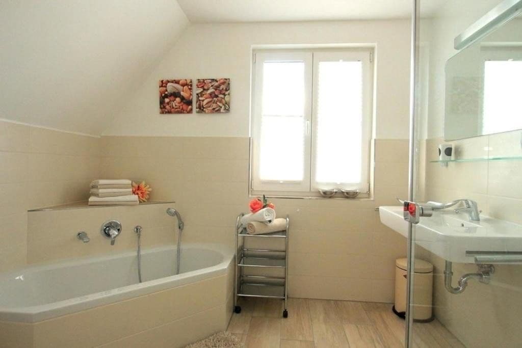 Predaj domu 118 m², pozemok 435 m², Am Gutsschloss 2, Rerik, Meklenbursko-Predpomoransko Predaj domu 118 m², pozemok 435 m², Am Gutsschloss 2, Rerik, Meklenbursko-Predpomoransko