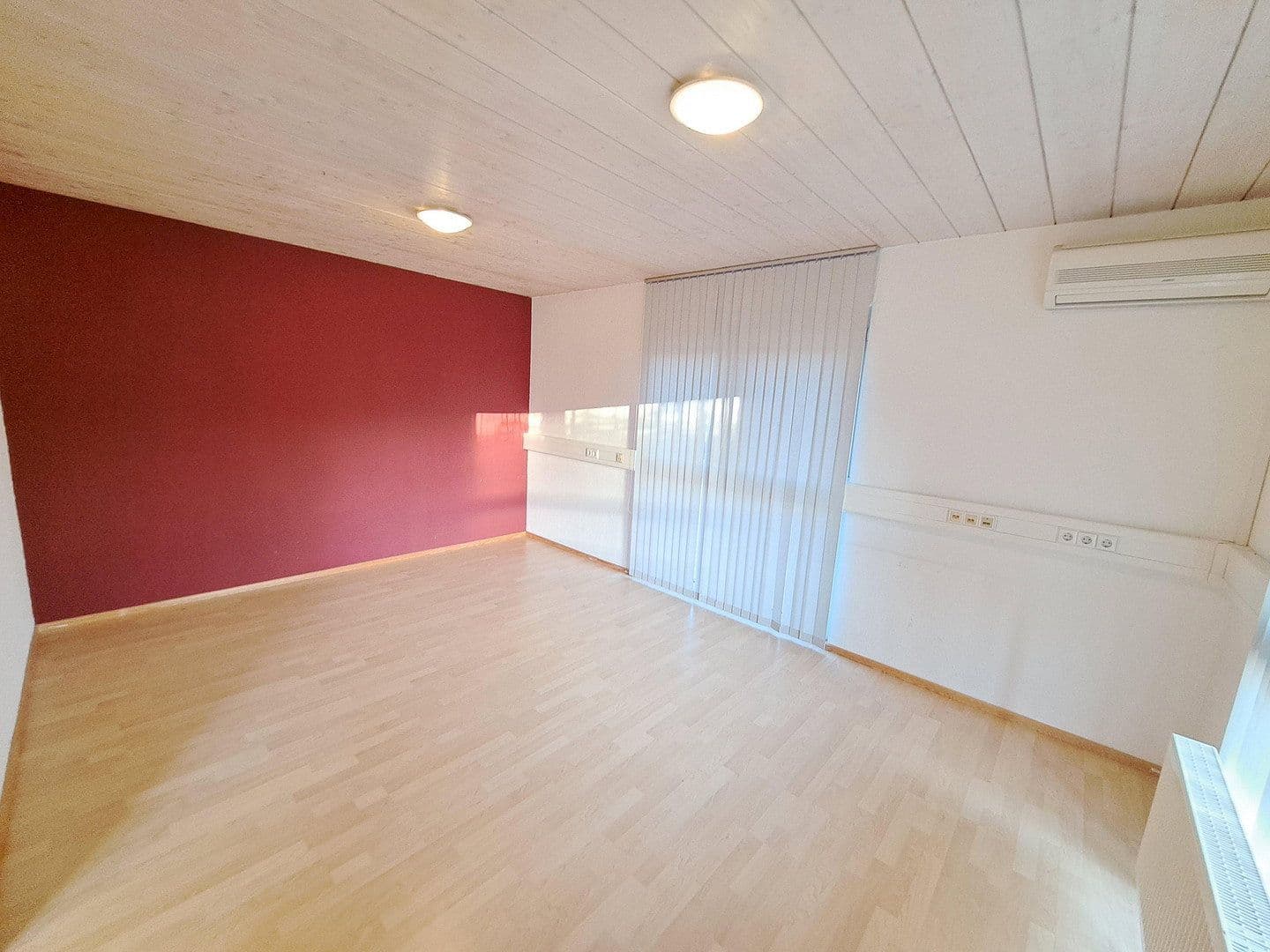 Prenájom kancelárie 120 m², Wagnerstr. 25, Durmersheim, Bádensko-Wurttembersko Prenájom kancelárie 120 m², Wagnerstr. 25, Durmersheim, Bádensko-Wurttembersko