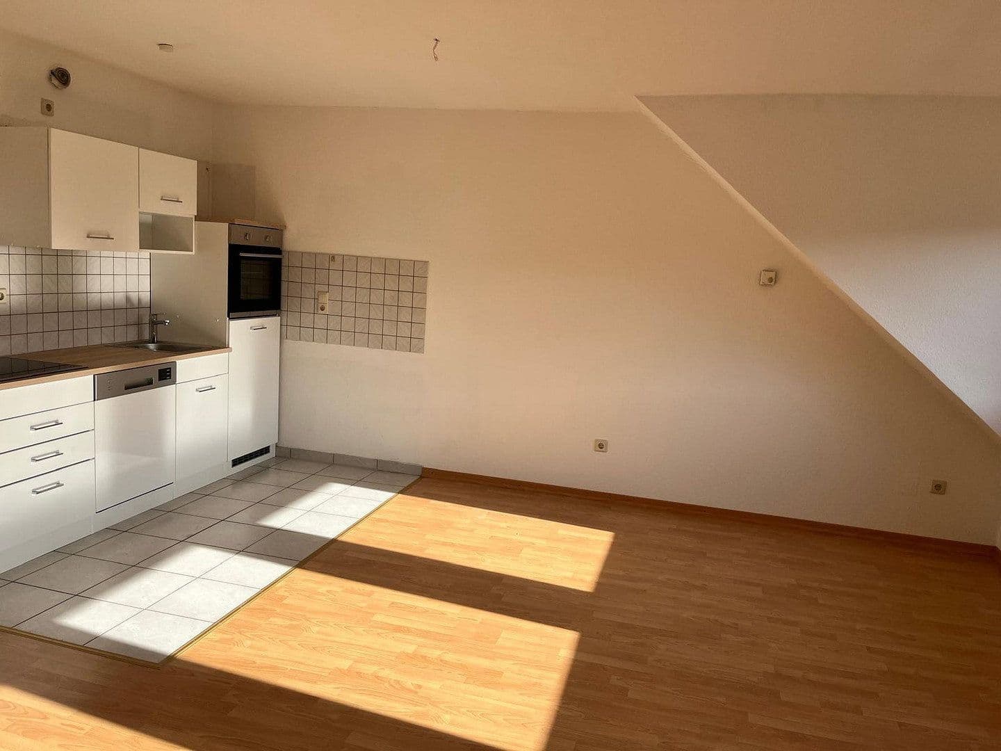 Prenájom bytu 2-izbový 42 m², Hauptstraße 62, Mühlhausen, Bádensko-Wurttembersko Prenájom bytu 2-izbový 42 m², Hauptstraße 62, Mühlhausen, Bádensko-Wurttembersko