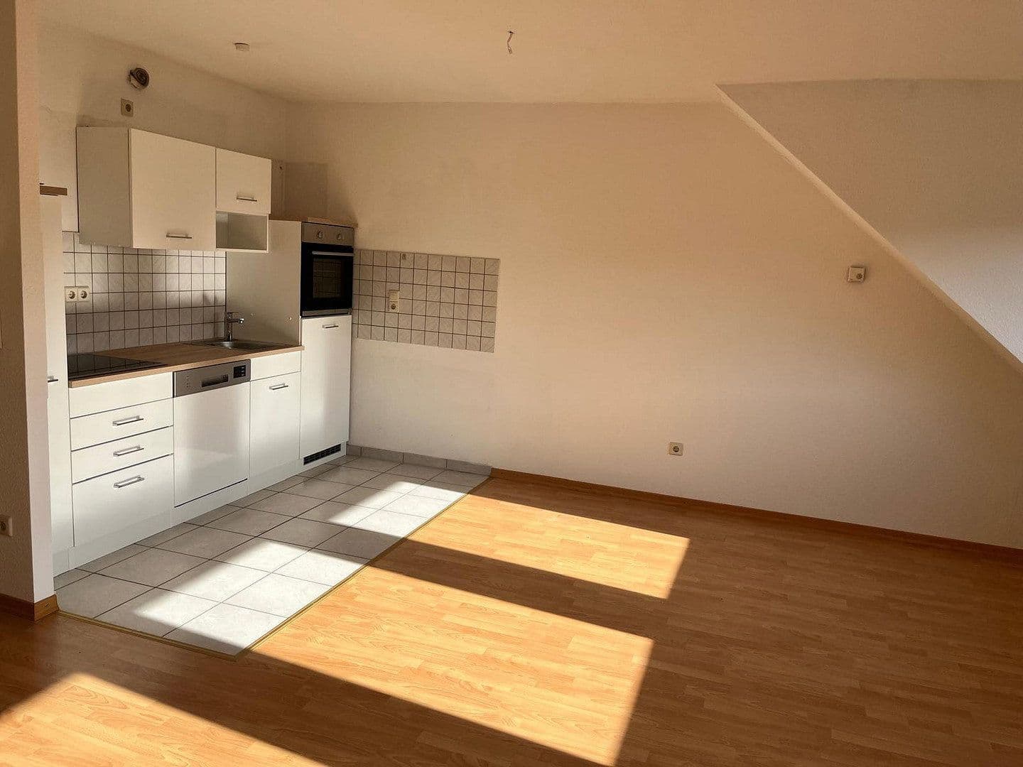 Prenájom bytu 2-izbový 42 m², Hauptstraße 62, Mühlhausen, Bádensko-Wurttembersko Prenájom bytu 2-izbový 42 m², Hauptstraße 62, Mühlhausen, Bádensko-Wurttembersko