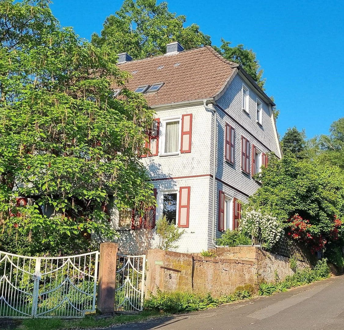 Predaj domu 240 m², pozemok 744 m², Biebergemünd, Hesensko Predaj domu 240 m², pozemok 744 m², Biebergemünd, Hesensko