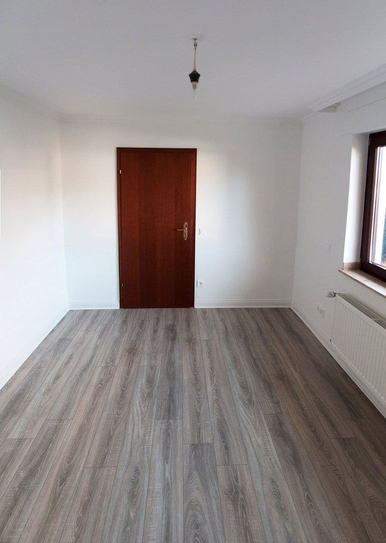Prenájom bytu 3-izbový 87 m², Rösrath, Severné Porýnie - Westfálsko Prenájom bytu 3-izbový 87 m², Rösrath, Severné Porýnie - Westfálsko