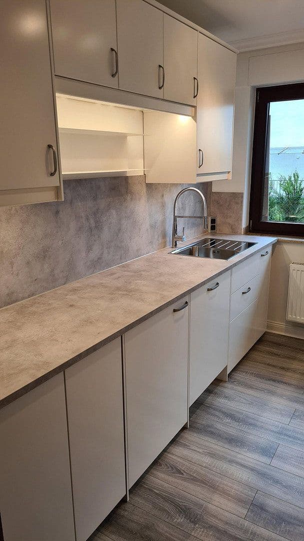 Prenájom bytu 3-izbový 87 m², Rösrath, Severné Porýnie - Westfálsko Prenájom bytu 3-izbový 87 m², Rösrath, Severné Porýnie - Westfálsko