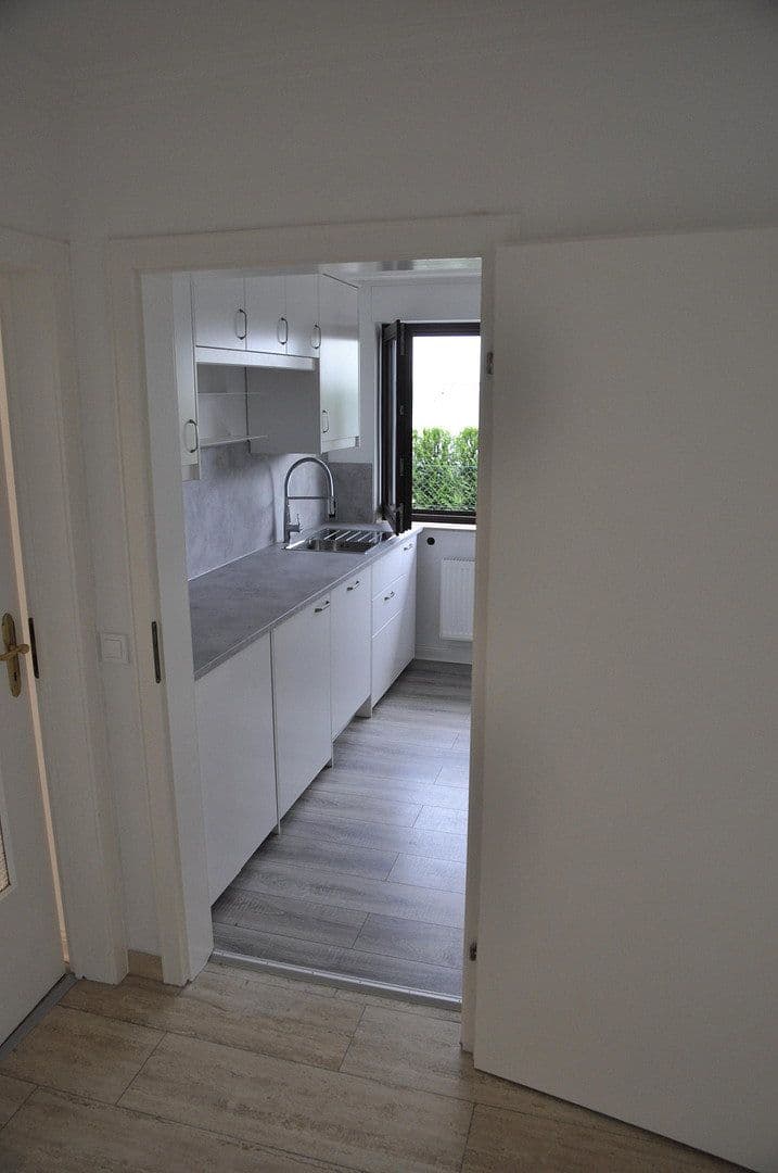 Prenájom bytu 3-izbový 87 m², Rösrath, Severné Porýnie - Westfálsko Prenájom bytu 3-izbový 87 m², Rösrath, Severné Porýnie - Westfálsko