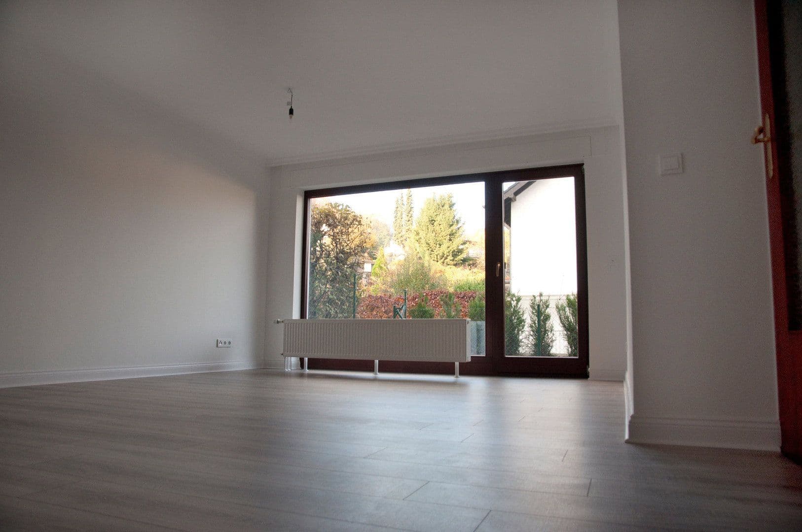 Prenájom bytu 3-izbový 87 m², Rösrath, Severné Porýnie - Westfálsko Prenájom bytu 3-izbový 87 m², Rösrath, Severné Porýnie - Westfálsko
