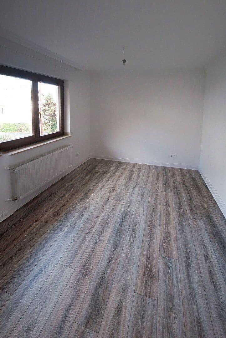 Prenájom bytu 3-izbový 87 m², Rösrath, Severné Porýnie - Westfálsko Prenájom bytu 3-izbový 87 m², Rösrath, Severné Porýnie - Westfálsko