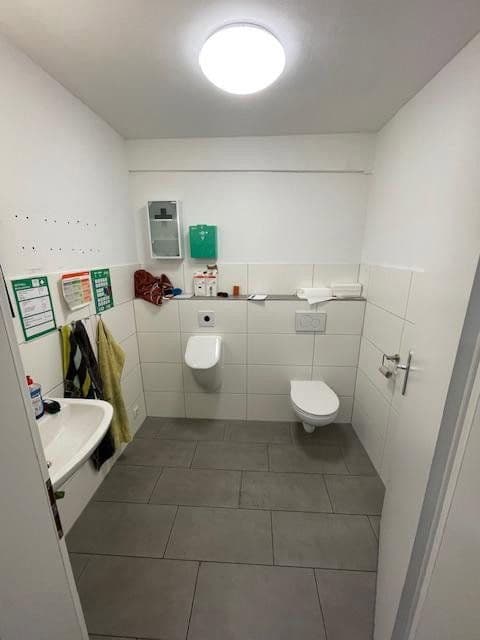 Prenájom nebytového priestoru 1.500 m², Braunschweiger Heerstr. 57, Celle, Dolné Sasko Prenájom nebytového priestoru 1.500 m², Braunschweiger Heerstr. 57, Celle, Dolné Sasko
