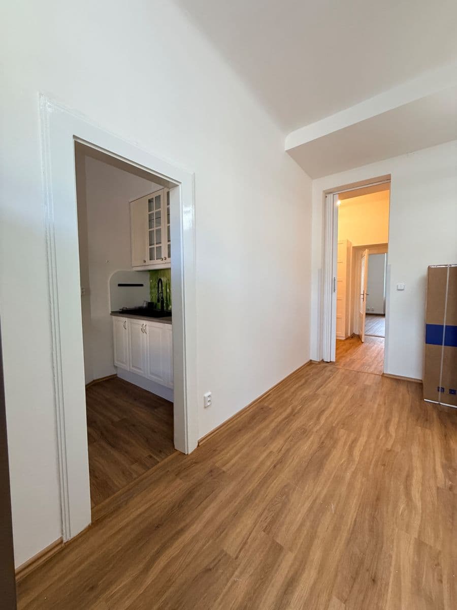 Prenájom bytu 3-izbový 83 m², Wuchterlova, Praha, Praha Prenájom bytu 3-izbový 83 m², Wuchterlova, Praha, Praha