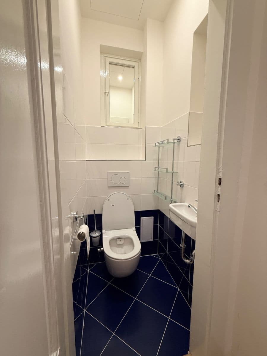 Prenájom bytu 3-izbový 83 m², Wuchterlova, Praha, Praha Prenájom bytu 3-izbový 83 m², Wuchterlova, Praha, Praha
