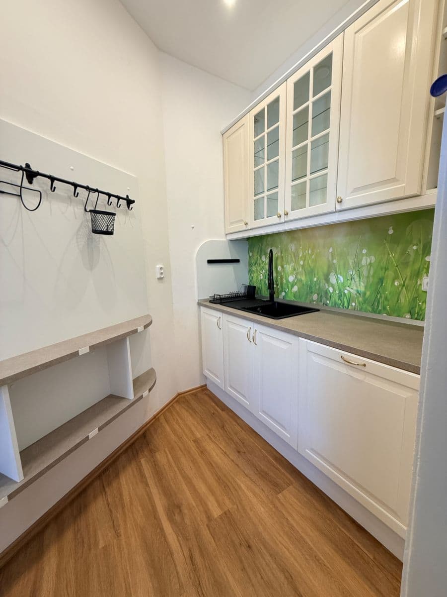Prenájom bytu 3-izbový 83 m², Wuchterlova, Praha, Praha Prenájom bytu 3-izbový 83 m², Wuchterlova, Praha, Praha