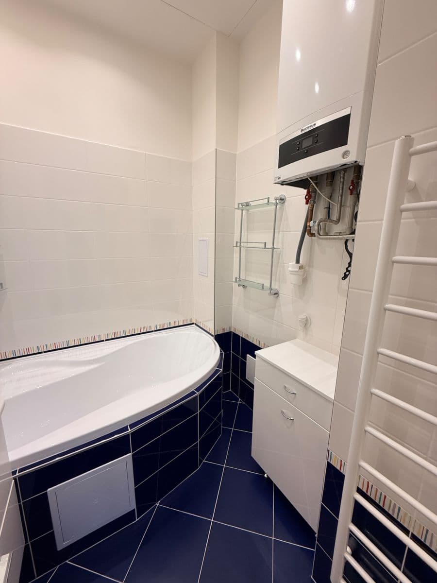 Prenájom bytu 3-izbový 83 m², Wuchterlova, Praha, Praha Prenájom bytu 3-izbový 83 m², Wuchterlova, Praha, Praha
