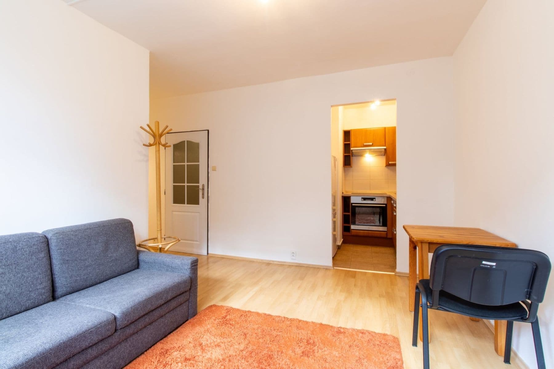 Prenájom bytu 2-izbový 35 m², Hlivická, Praha, Praha Prenájom bytu 2-izbový 35 m², Hlivická, Praha, Praha