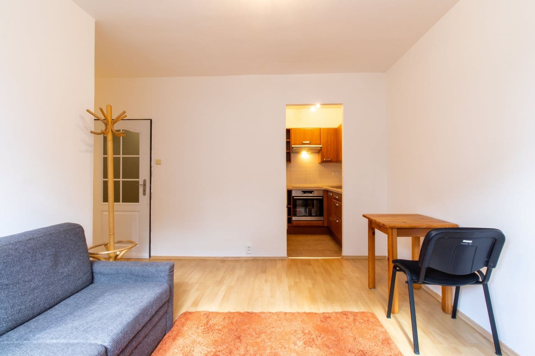 Prenájom bytu 2-izbový 35 m², Hlivická, Praha, Praha Prenájom bytu 2-izbový 35 m², Hlivická, Praha, Praha