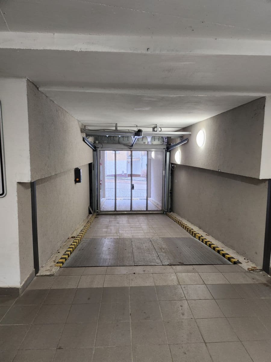 Prenájom garáže 18 m², Zeyerova, Písek, Jihočeský kraj Prenájom garáže 18 m², Zeyerova, Písek, Jihočeský kraj