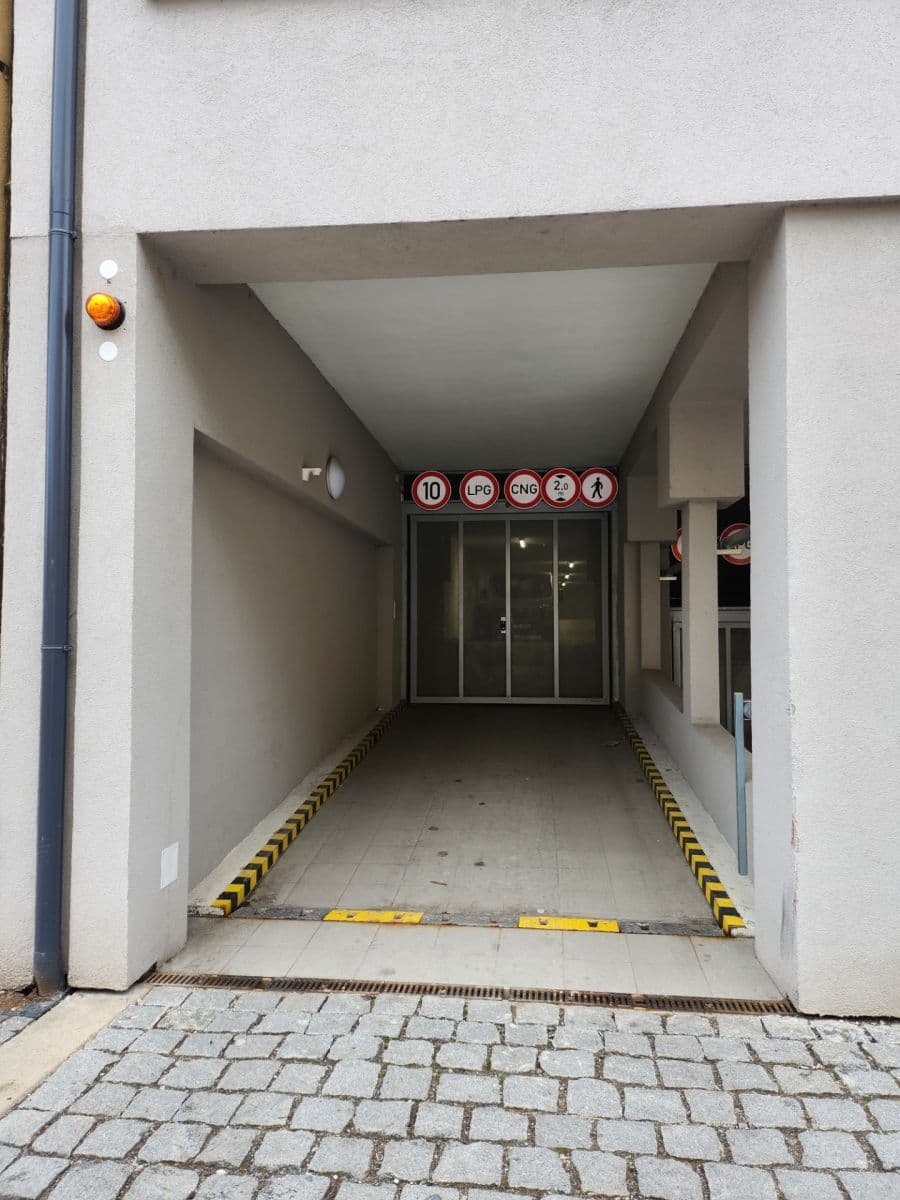 Prenájom garáže 18 m², Zeyerova, Písek, Jihočeský kraj Prenájom garáže 18 m², Zeyerova, Písek, Jihočeský kraj