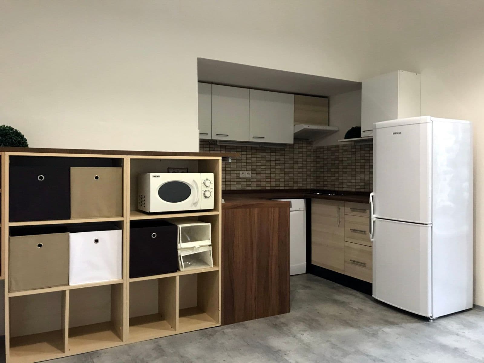 Prenájom bytu 3-izbový 80 m², Uruguayská, Praha, Praha Prenájom bytu 3-izbový 80 m², Uruguayská, Praha, Praha