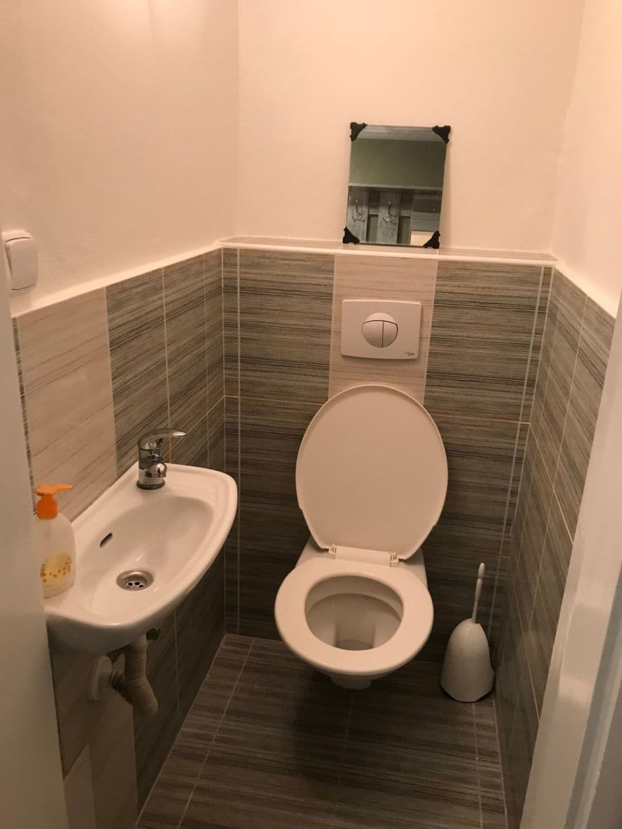 Prenájom bytu 3-izbový 80 m², Uruguayská, Praha, Praha Prenájom bytu 3-izbový 80 m², Uruguayská, Praha, Praha