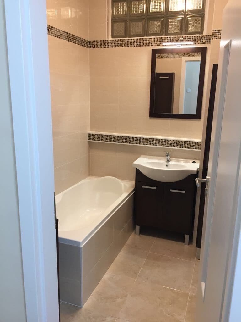 Prenájom bytu 4-izbový 100 m², Rajská, Bratislava - mestská časť Staré Mesto, Bratislavský kraj Prenájom bytu 4-izbový 100 m², Rajská, Bratislava - mestská časť Staré Mesto, Bratislavský kraj