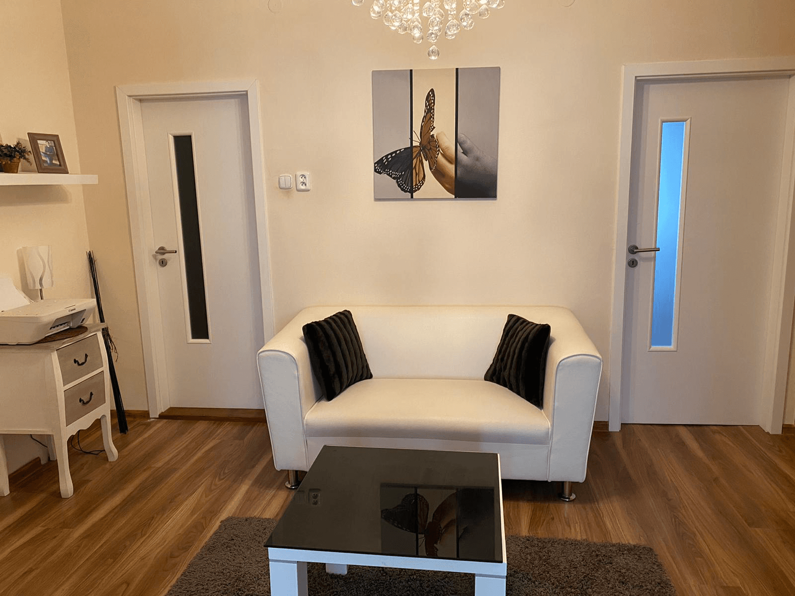 Prenájom bytu 4-izbový 100 m², Rajská, Bratislava - mestská časť Staré Mesto, Bratislavský kraj Prenájom bytu 4-izbový 100 m², Rajská, Bratislava - mestská časť Staré Mesto, Bratislavský kraj