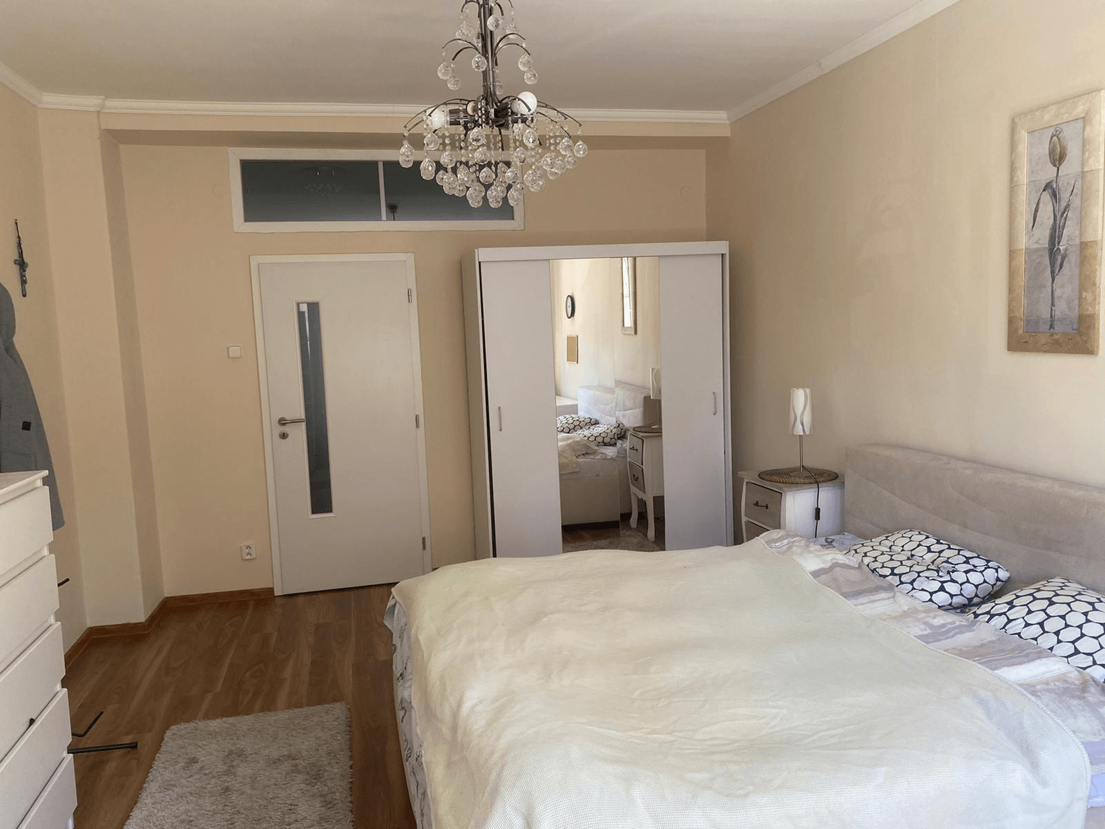 Prenájom bytu 4-izbový 100 m², Rajská, Bratislava - mestská časť Staré Mesto, Bratislavský kraj Prenájom bytu 4-izbový 100 m², Rajská, Bratislava - mestská časť Staré Mesto, Bratislavský kraj